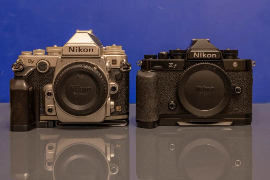 Lustrzanka vs Bezlusterkowiec 2026: Który aparat wybrać?