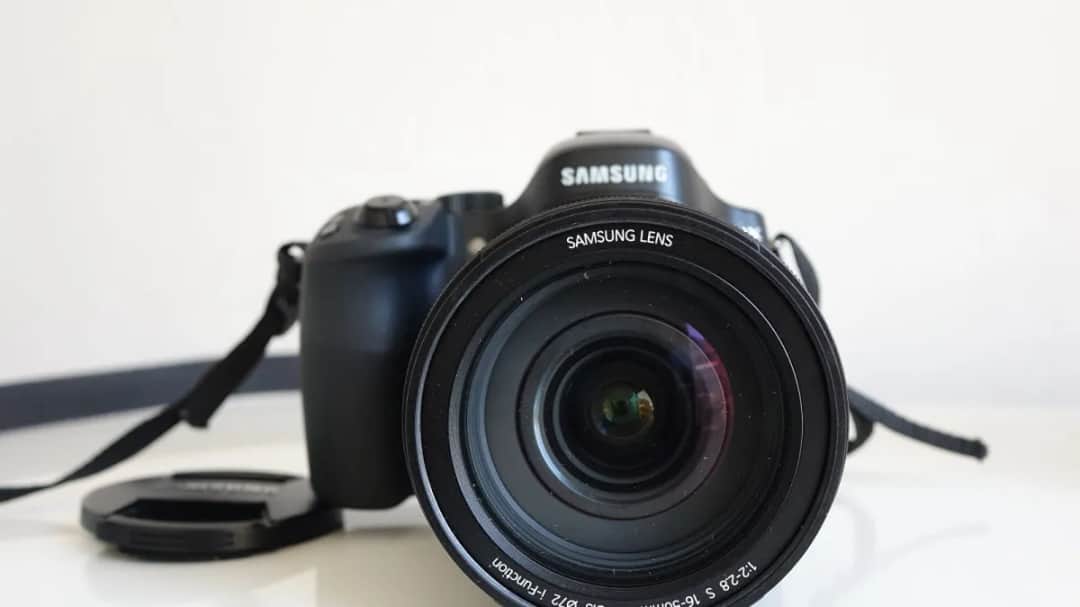 Samsung lustrzanki? Prawda o aparatach NX i czy warto je kupić